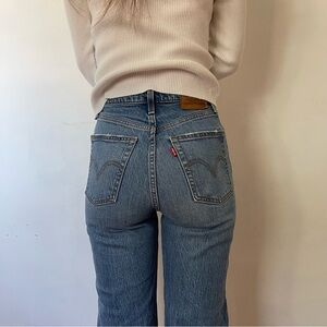 Levi's Women's Boyfriend Jeans in Light Blue Wash